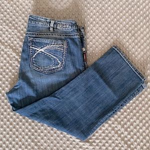 Silver Suki Capri with white stitching